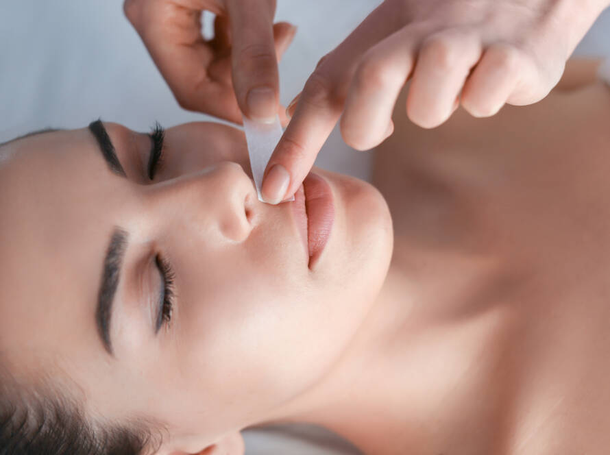 épilation le visage cire